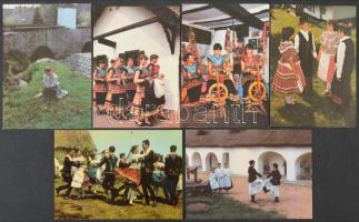 Kb. 100 db MODERN magyar népviseletes képeslap / Cca. 100 modern Hungarian folklore motive postcards