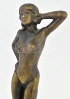 Jelzés nélkül: Női akt. Bronz, fa talpon, m: 31,5 cm