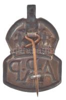 Nagy-Britannia ~1940-1945. "ARP (Air Raid Precautions)" jelzett Ag jelvény "JC" ...