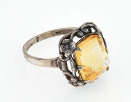 Ezüst(Ag) gyűrű, jelzett, méret: 57, bruttó: 4,5 g