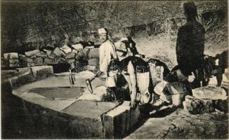 Marosújvár, Felsőmarosújvár, Ocna Mures, Uioara; Sófejtés a bányában. Grün Géza kiadása / Exploatarea salinelor / salt mine interior with miners working