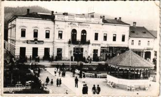 1943 Máramarossziget, Sighetu Marmatiei; Hotel Coroana szálloda és étterem, üzletek / hotel and restaurant, shops. photo (EK)