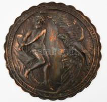 Prométheusz büntetése. Bronzírozott alumínium dísz falitál. Kopással, akasztható, jelzés nélkül, d: 31 cm