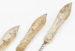 Ezüst (Ag) halkés garnitúra, gazdag díszítéssel, jelzéssel, h: 18 cm, nettó: 215 g