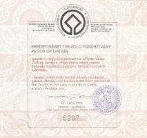 A budavári Nagyboldogasszony templom tetejéről származó Zsolnay-mázas tetőcserép, sorszámozott példá...