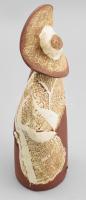 Kalapos nő. Jelzett kerámia figura. Minimális kopottsággal, m: 28 cm