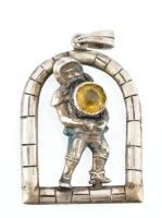 Ezüst(Ag) figurális medál kővel, jelzés nélkül, 3,5×3 cm, bruttó: 5,8 g