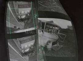 Autóbaleset helyszínelése, 11 db fotónegatív, 5,5×5,5 cm
