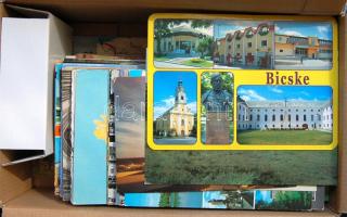 178db modern képeslap sok városképessel