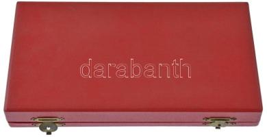 1970. 2db egyoldalas, öntött fém emlékérem dísztokban (100mm) T:Xf