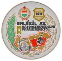 ~1980. "Emlékül az MH hátországvédelmi parancsnoktól" hollóházi porcelán plakett eredeti tokban (174mm) T:XF szennyeződés