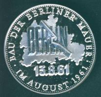 Németország 1989. "A berlini fal megépítése" Ag 20g emlékérem T:PP