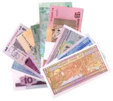 Vegyes 10db-os külföldi bankjegy tétel a világ minden tájáról T:UNC,AU
Mixed 10pcs of foreign bankn...