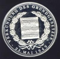 Németország 1989. "Az Alkotmány közzététele" Ag 20g emlékérem T:PP