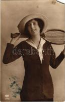 1913 Teniszező hölgy / Tennis lady, sport. EAS L 35/6. (EM)