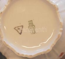 Herendi porcelán kávéskészlet kiöntővel, cukortartóval, alátétekkel és poharakkal (melyből egyik fül...