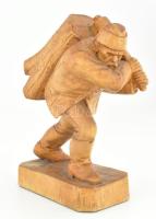 Csorvássy István (1912-1986): Favágó. Faragott fa, hibátlan, jelzett, m: 19,5 cm