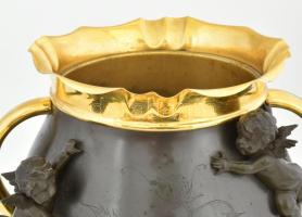 cca 1890-1900 J. P. Kayser & Son puttó figurális díszítményekkel nagy méretű bronz kaspó, jelzés...