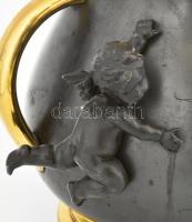 cca 1890-1900 J. P. Kayser & Son puttó figurális díszítményekkel nagy méretű bronz kaspó, jelzés...