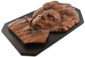 Csorvássy István (1912-1986): Beethoven a halottas ágyon. Faragott gyökér, fa lapon. A neves erdélyi...