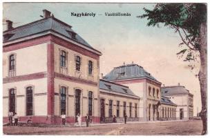 1915 Nagykároly, Carei; vasútállomás. Vasúti levelezőlapárusítás 1169. / Bahnhof / railway station (EK) + "NAGYKÁROLYI NÉPFELKELŐ PÁLYAUDVARŐRSÉG"