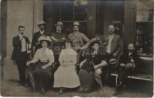 1907 Szliács, Sliac; fürdő vendégek / spa guests. photo (EK)