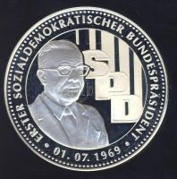 Németország DN "Az első szociáldemokrata szövetségi elnök" Ag 15,3g emlékérem ismertető tanúsítvánnyal T:PP