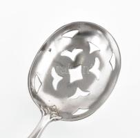Ezüst (Ag) cukorszóró kanál, jelzéssel, h: 16,5 cm, nettó: 30 g