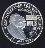 Németország DN "A béke támogatója" Ag 15,2g emlékérem ismertető tanúsítvánnyal T:PP