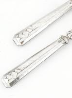 Ezüst (Ag) nyelű art deco salátaszervírozó kanál és villa, jelzéssel, h: 28-29 cm, bruttó: 110 g