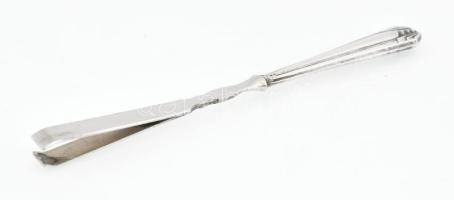 Ezüst (Ag) nyelű szervírozó csipesz, jelzéssel, h: 13 cm, bruttó: 12 g