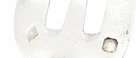 Ezüst (Ag) fejű, csont nyelű szervírozó villa, jelzéssel, h: 14 cm, bruttó: 17 g