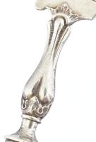 Ezüst (Ag) fejű, csont nyelű szervírozó villa, jelzéssel, h: 14 cm, bruttó: 17 g