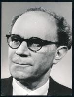 Ascher Oszkár (1897-1965) színész, hátoldalon feliratozott sajtófotó, 16×12 cm