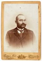 Scherer Sándor, (1858, Arad-?) tanítóképző-intézeti igazgató, kabinetfotója 11x17 cm