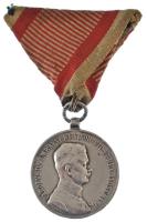 1917. "Károly Ezüst Vitézségi Érem II. osztálya" peremen jelzett Ag kitüntetés eredeti mellszalagon. Szign.: Kautsch T:XF Hungary 1917. "Silver Gallantry Medal, 2nd Class" Ag decoration, hallmark on edge with original ribbon. Sign.: Kautsch C:XF NMK.: 306.