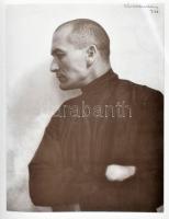 Gömör Béla: Bäck Manci - az elfeledett szegedi fotográfusnő. Bp, 2003, GMR Reklámügynőkség. Fekete-f...