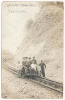 Hátszeg-Karánsebes, Hateg-Caransebes; fogaskerekű vasút, hajtány utasokkal / cogwheel railway, handcar. photo (EB)