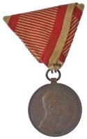 1917. "Károly Bronz Vitézségi Érem" bronz kitüntetés eredeti mellszalagon. Szign.: Kautsch...