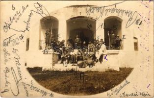 1923 Élesd, Alesd; Magaslaki Gróf Zichy Rafael kastély, kirándulók / castle, hiking. photo (EK)