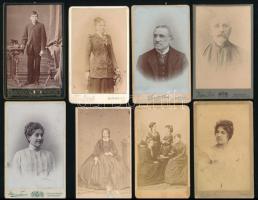 15 db vegyes vizitkártya, magyar (főként budapesti) műtermekből, 10,5x6,5 cm és 7x4 cm között