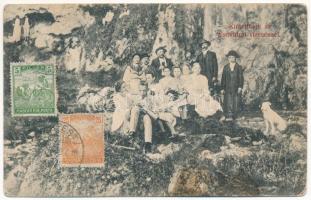 1915 Alsóvidra, Vidra; kirándulók a vízesésnél. Csiky testvérek kiadása Topánfalva / hiking at the waterfall. TCV card (fa)