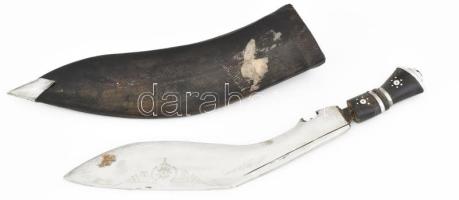 Indiai dísztőr, gravírozott pengével, díszített bőr tokkal, gyöngyház nyéllel 32 cm