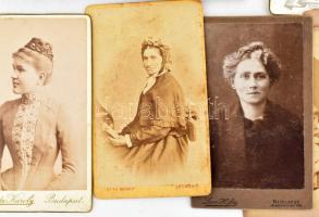Vegyes régi hölgyportré tétel (kabinetfotók, vizitkártyák, stb.), összesen 31 db, vegyes állapotban,...