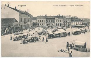 Fogaras, Fagaras; Ferenc József tér, piac, Emanuel Vogel, Heinrich Enkelhardt, Heinrich Schul üzlete, Leon Aldan fogorvos. Thierfeld Dávid kiadása / market, square, shops, dentist (EK)