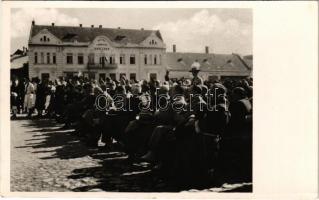 1938 Ipolyság, Sahy; bevonulás, az első tábori mise a Lengyel szálloda előtt / entry of the Hungarian troops, first field mass, hotel + "1938 Ipolyság Az Első Visszatért Magyar Város" So. Stpl.