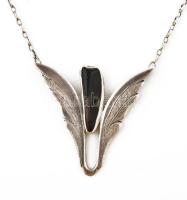 Ezüst (Ag) nyaklánc köves medállal. Jelzett, bruttó: 17 g, h: 47 cm