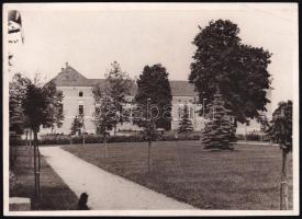 cca 1930 Bicske, Horthy Miklósné árvaház, fotó, felületi sérüléssel, 12,5×17,5 cm