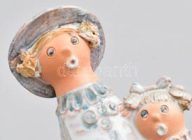 Kiss Roóz Ilona (1920-2010): Anya. lányával. Mázas kerámia, jelzett, hibátlan m: 22 cm