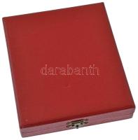 1976. "Az MLSZ 75 éves jubileuma alkalmából" névre szóló fém emlékplakett, az MLSZ ünnepi ...